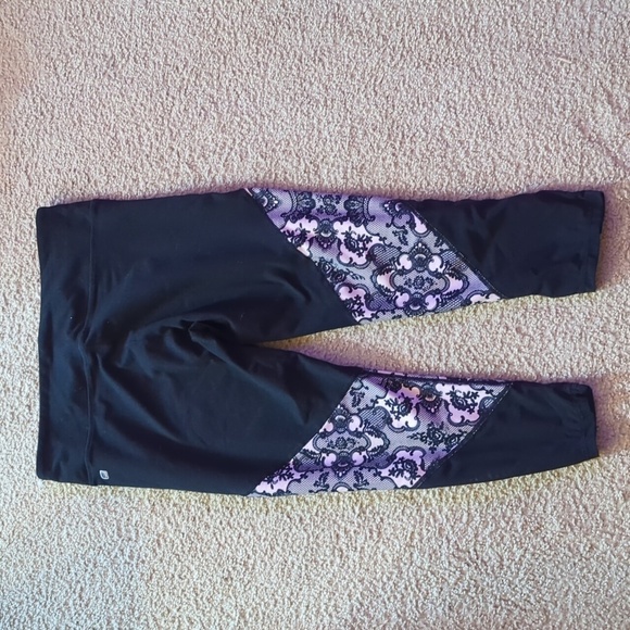 Fabletics Athletic Workout Black Lace & Mesh Cropped Pants Size Medium - Picture 7 of 9